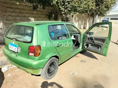 فولكس فاغن بولو 1998 أخضر مستعملة للبيع - 1