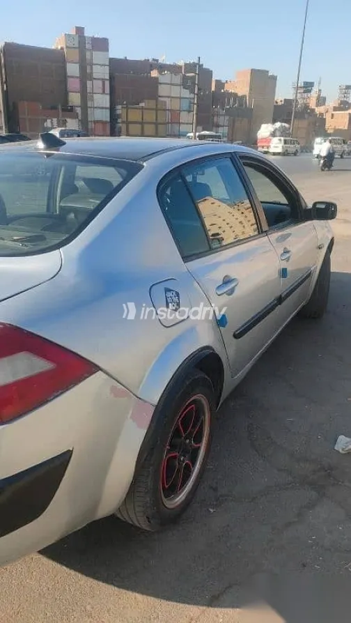 رينو ميجان 2006 فضي مستعملة للبيع - 2