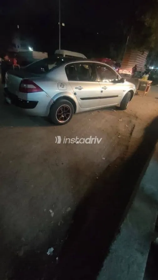 رينو ميجان 2006 فضي مستعملة للبيع - 3