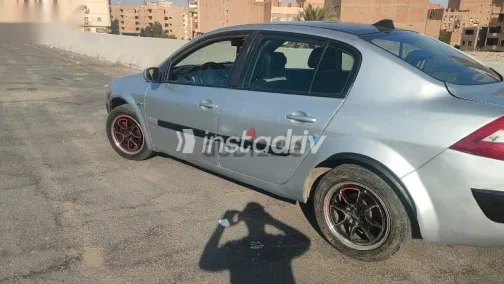 رينو ميجان 2006 فضي مستعملة للبيع - 5