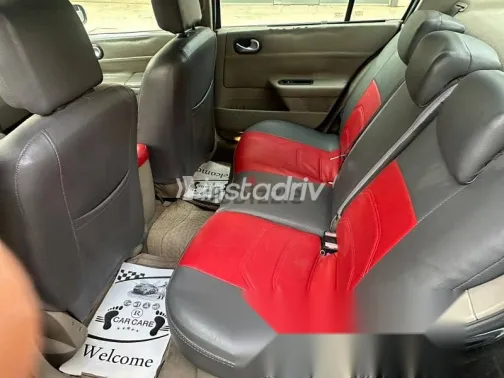 رينو ميجان 2006 أسود مستعملة للبيع - 1