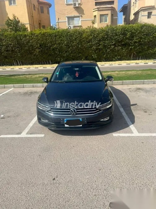 فولكس فاغن باسات 2021 رمادي مستعملة للبيع - 4