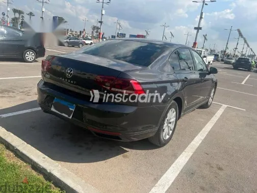 فولكس فاغن باسات 2021 رمادي مستعملة للبيع - 5