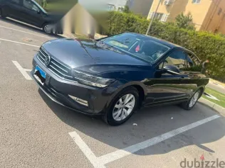 فولكس فاغن باسات 2021 رمادي مستعملة للبيع