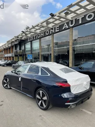 اودي A5 2025 أزرق غامق جديدة للبيع