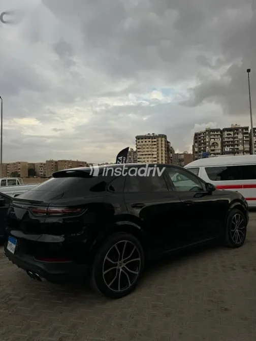 Porsche Cayenne 2022 Black Used for Sale - 2