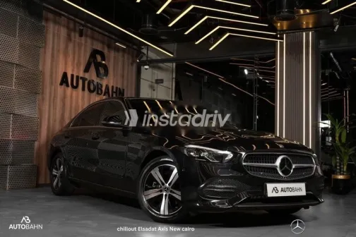 مرسيدس C 180 2023 أسود مستعملة للبيع - 1