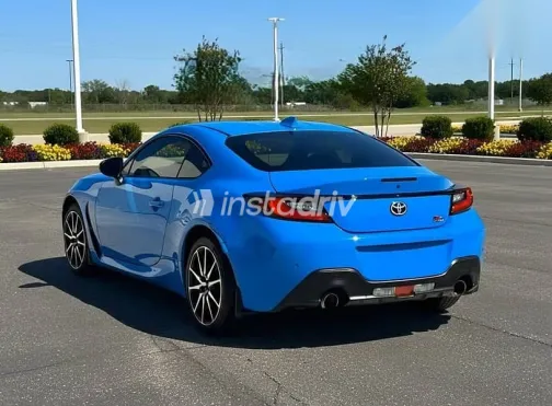 تويوتا GR86 2024 أزرق غامق مستعملة للبيع - 5