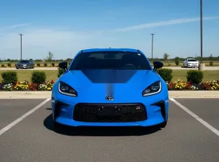 تويوتا GR86 2024 أزرق غامق مستعملة للبيع