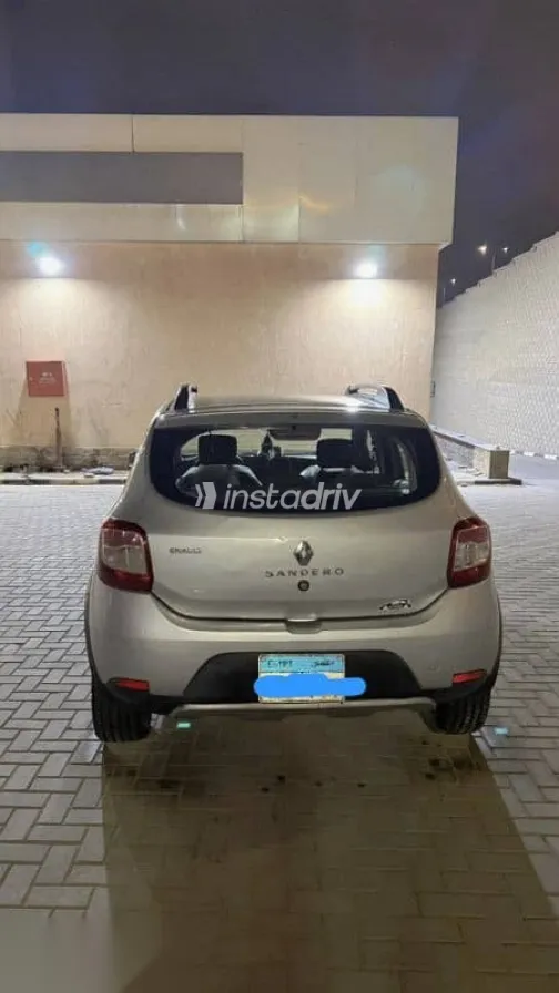 Renault Sandero 2016 Silver Used for Sale - 3