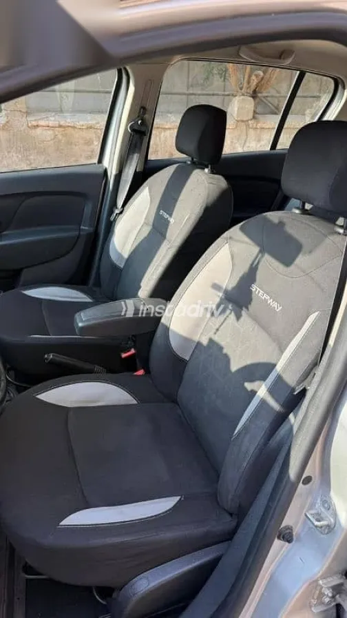 Renault Sandero 2016 Silver Used for Sale - 4