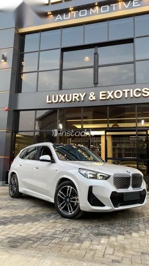 بي ام دبليو اى اكس 1 2024 أبيض جديدة للبيع - 1