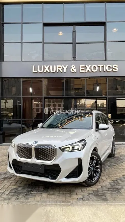 بي ام دبليو اى اكس 1 2024 أبيض جديدة للبيع - 2