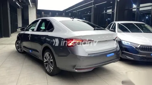 سكودا اوكتافيا 2025 أسود جديدة للبيع - 2