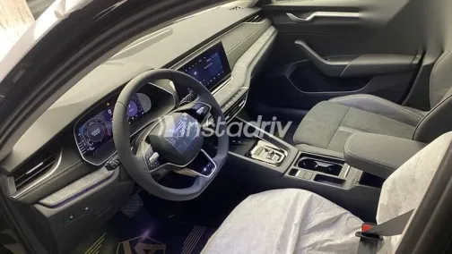 سكودا اوكتافيا 2025 أسود جديدة للبيع - 4