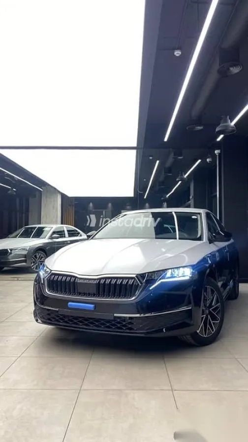 سكودا اوكتافيا 2025 أسود جديدة للبيع - 6