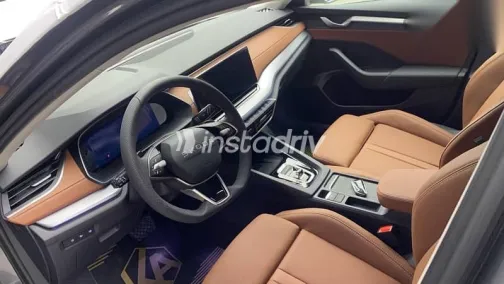 سكودا اوكتافيا 2025 أسود جديدة للبيع - 7