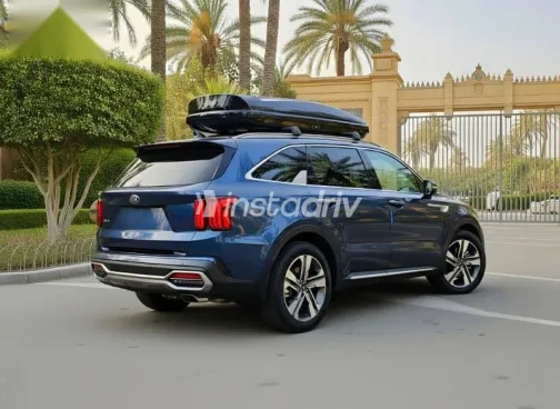 كيا سورينتو 2024 أزرق غامق مستعملة للبيع - 4