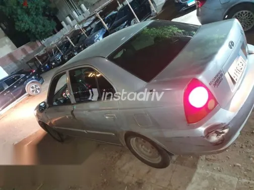 هيونداي فيرنا 2017 فضي مستعملة للبيع - 2