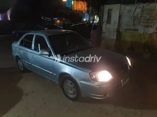 هيونداي فيرنا 2017 فضي مستعملة للبيع - 4