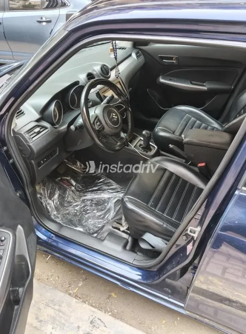 سوزوكى سويفت 2022 أبيض مستعملة للبيع - 1