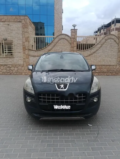 بيجو 3008 2012 أزرق غامق مستعملة للبيع - 2