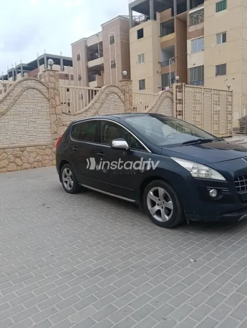 بيجو 3008 2012 أزرق غامق مستعملة للبيع - 3