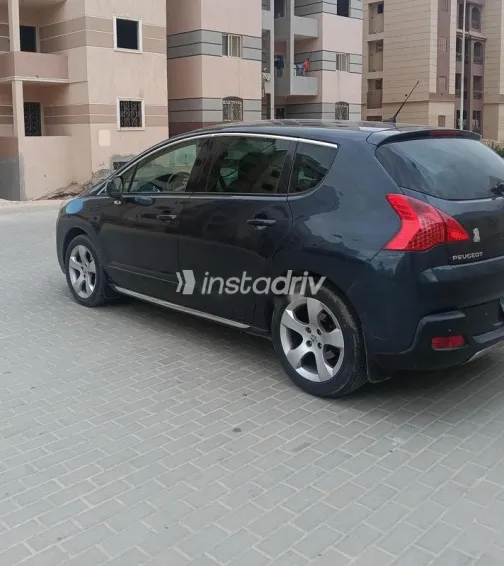 بيجو 3008 2012 أزرق غامق مستعملة للبيع - 5