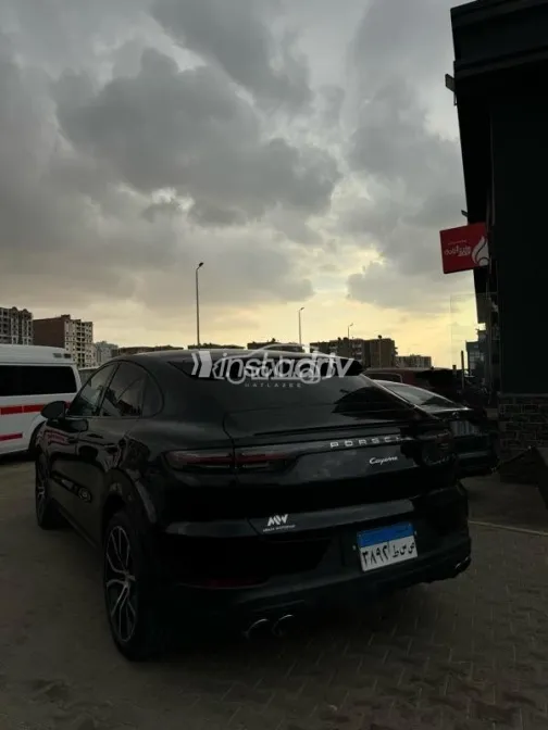 Porsche Cayenne S 2022 Black Used for Sale - 1