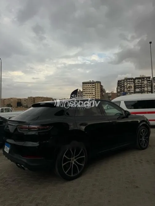 Porsche Cayenne S 2022 Black Used for Sale - 3