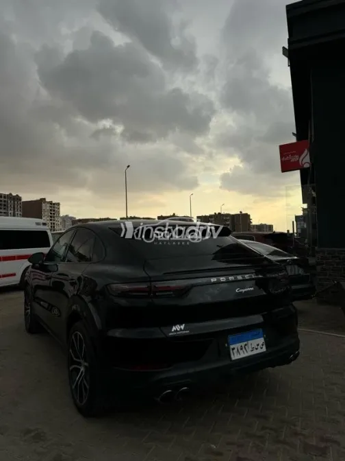 Porsche Cayenne S 2022 Black Used for Sale - 5