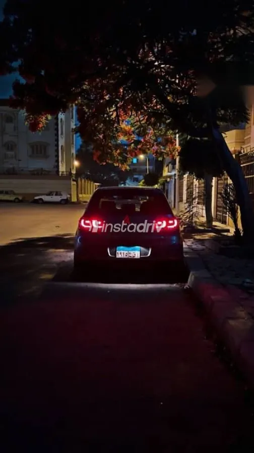 فولكس فاغن جولف 2012 فضي مستعملة للبيع - 2