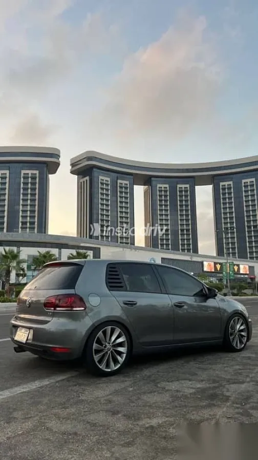 فولكس فاغن جولف 2012 فضي مستعملة للبيع - 3