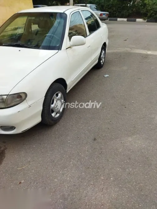 هيونداي اكسنت 2005 أبيض مستعملة للبيع - 2