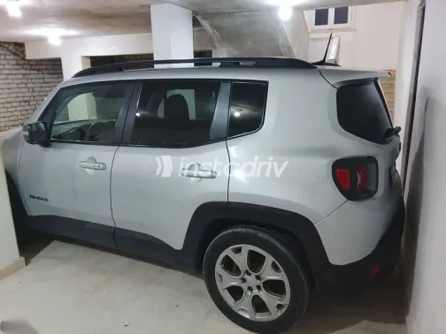 Jeep Renegade 2022 Gray Used for Sale - 3