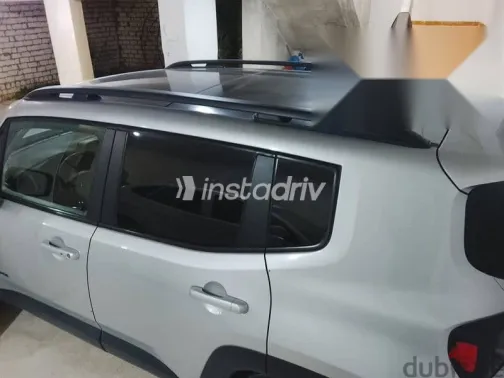 Jeep Renegade 2022 Gray Used for Sale - 5