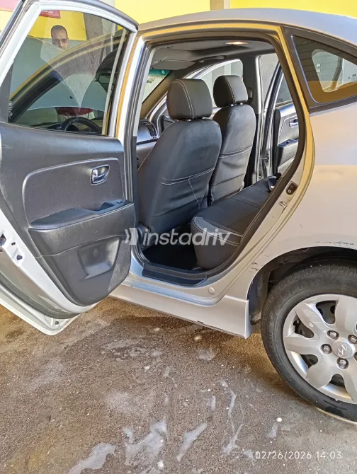 Hyundai Elantra HD 2019 White Used for Sale - 7