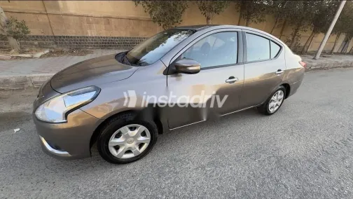 نيسان صنى 2016 ذهبي مستعملة للبيع - 2