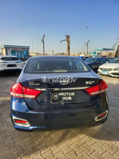 تويوتا بيلتا 2022 أزرق غامق مستعملة للبيع - 4
