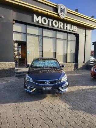 تويوتا بيلتا 2022 أزرق غامق مستعملة للبيع