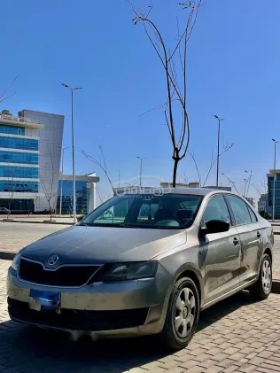 سكودا رابيد 2015 بيج مستعملة للبيع