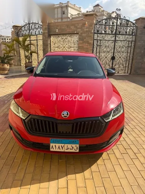 سكودا اوكتافيا 2021 أحمر مستعملة للبيع - 1