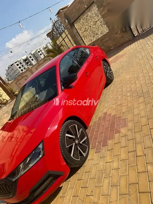 سكودا اوكتافيا 2021 أحمر مستعملة للبيع - 5