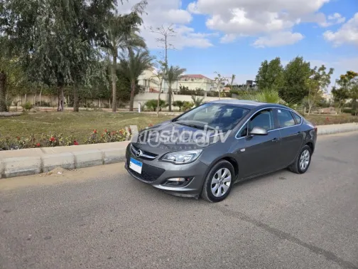 اوبل أسترا 2020 أبيض مستعملة للبيع - 1