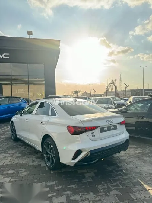 اودي A3 2025 أبيض جديدة للبيع - 1