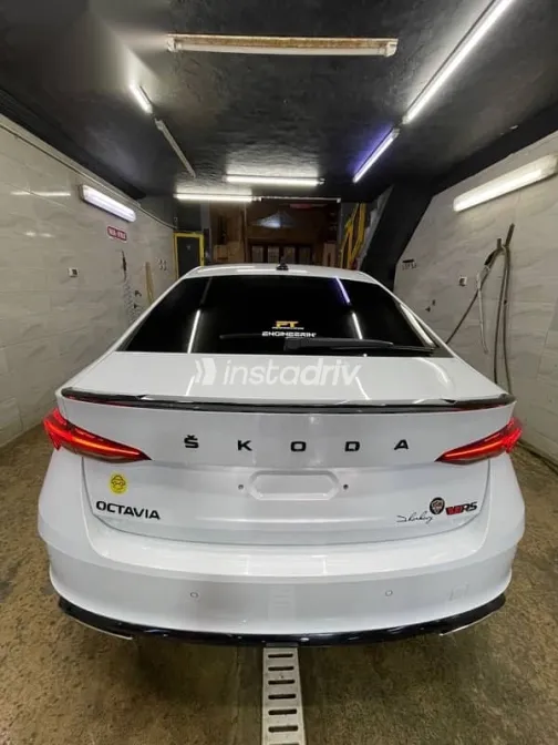 سكودا اوكتافيا 2021 أبيض مستعملة للبيع - 1