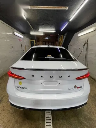 سكودا اوكتافيا 2021 أبيض مستعملة للبيع