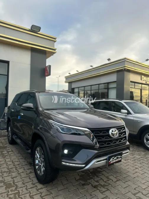 تويوتا فورتشنر 2022 أبيض مستعملة للبيع - 7