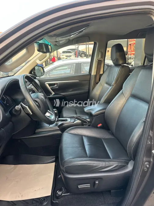 تويوتا فورتشنر 2022 أبيض مستعملة للبيع - 10