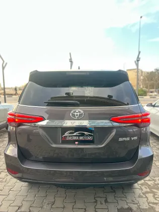 تويوتا فورتشنر 2022 أبيض مستعملة للبيع